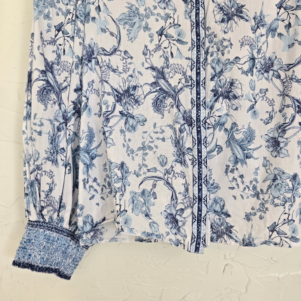 Alice + Olivia Blue and White Floral Balloon-Sleeve Blouse - Picture 5 of 13